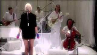 Sia - Soon We'll Be Found_Live HD (with lyrics)