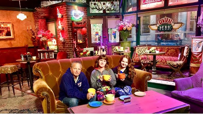 Warner Brothers Studio Tour Part 3 Friends Set Stage 48 Script To Screen Central Perk Youtube