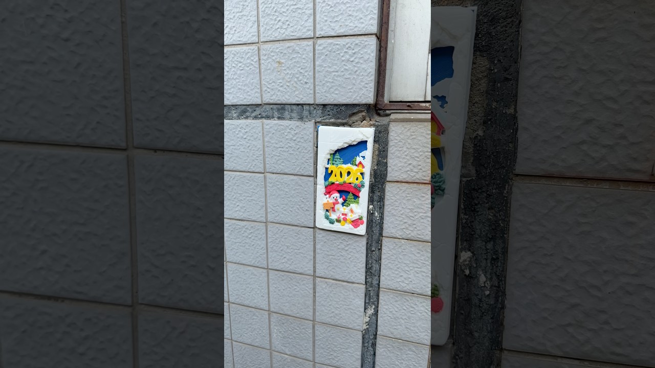 3D Printing a Festive Wall Fix! 🎄✨