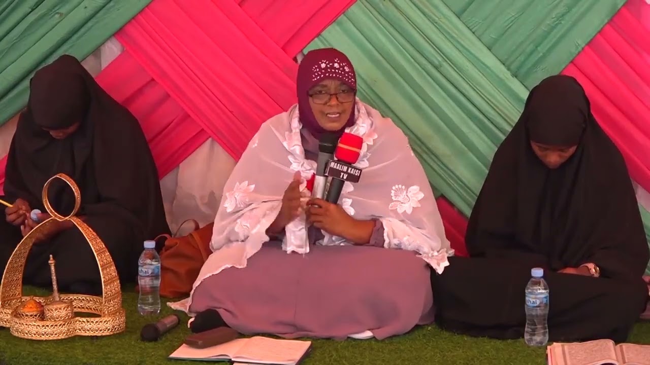 MAMA ATOA DARSA ZURI SANA 