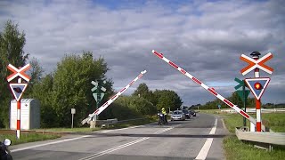 Spoorwegovergang Ruds Vedby (DK) // Railroad crossing // Jernbaneoverskæring
