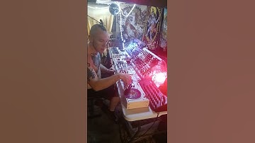 #industrial #glitch #noise #eurorack #synth #Jam #sounddesign #live #intellijel #electronicmusic
