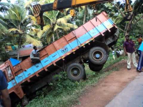 venpakal crane service Trivandrum, lorry accident ...