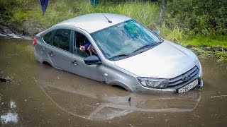 Такое мы не предвидели! ПСИХ на ЛАДА ГРАНТА поперся за  вездеходами в лес