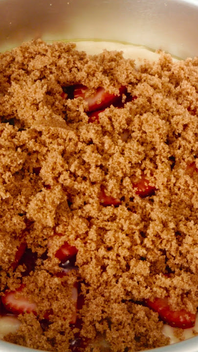 Strawberry Rhubarb Coffee Cake