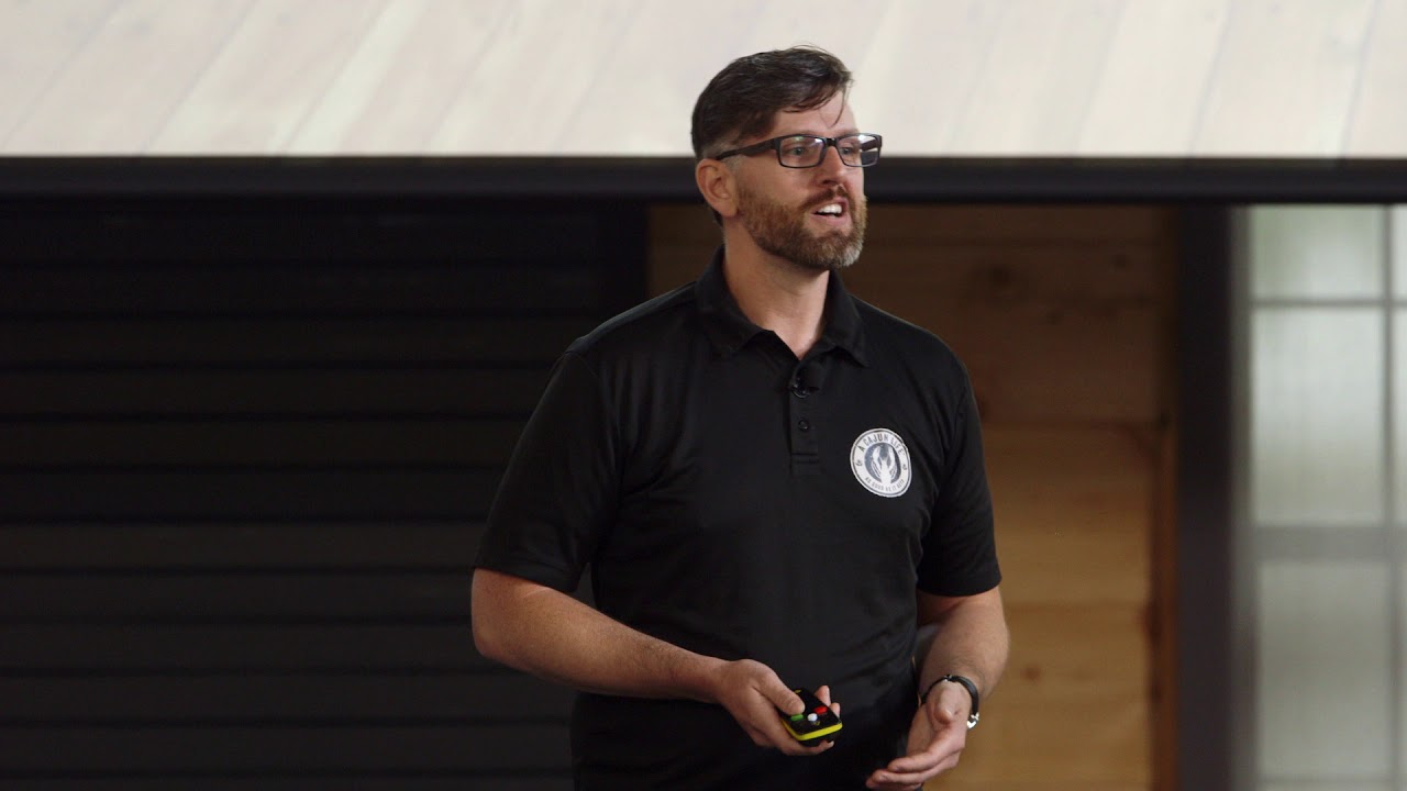 Chris Fontenot of A Cajun Life pitches at the Angel Food Conference 2019