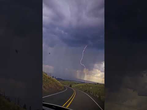 عاصفة رعدية قوية برق الولايات المتحدة الأمريكية المغرب الجزائر مصر السعودية قطر الأردن