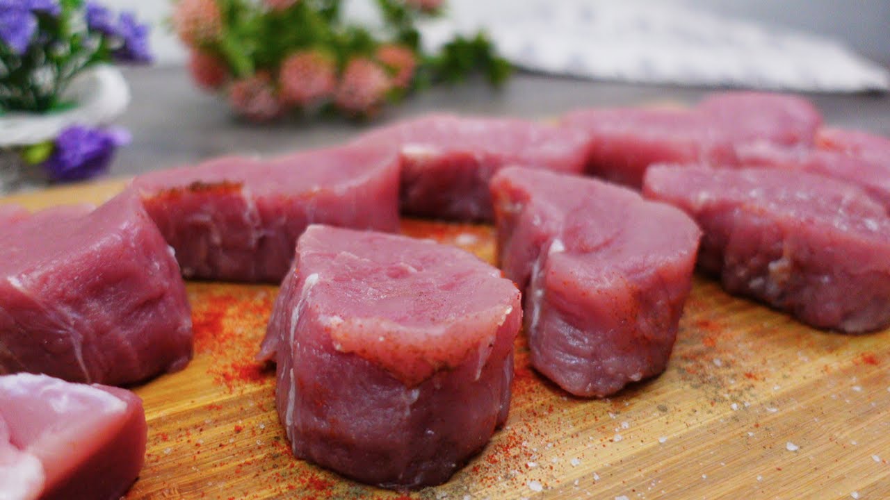 Готовить вот так свиную вырезку меня научила домохозяйка из Италии! Очень вкусно!