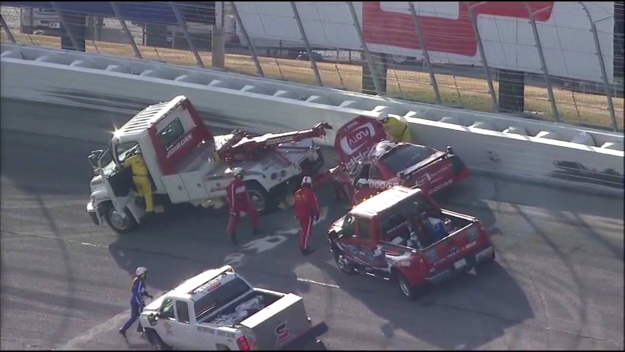 2010 NASCAR Atlanta Carl Edwards vs Brad Keselowski (Part 1)