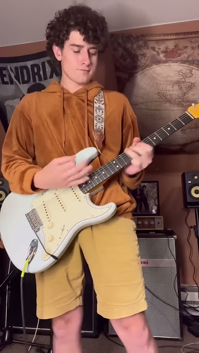 The Pros & Cons of The Fender Stratocaster #shorts