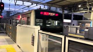  JR常磐線E233系2000番台マト3編成　急行伊勢原行き　町田駅発車