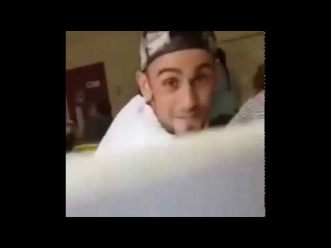 تلميذ ضرب أستاذه لا تصدق ردة فعل الأستاذ
