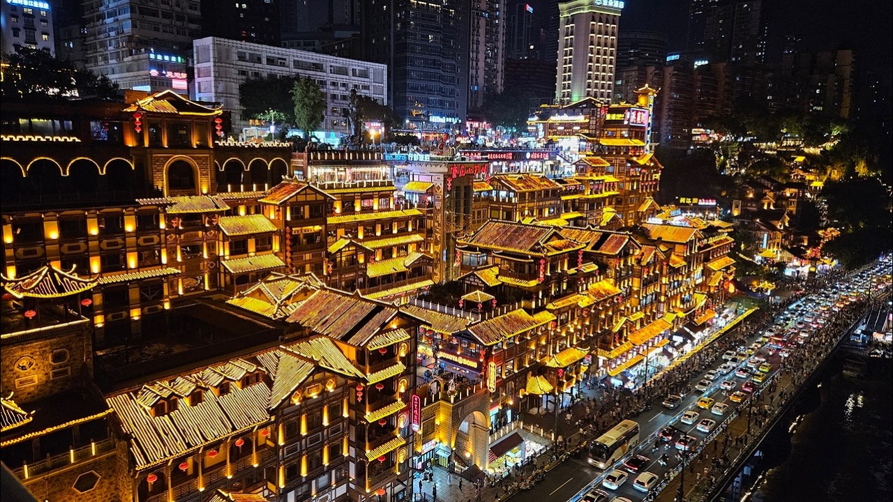 32_Miasto rodem z Cyberpunk. Parter na 22 piętrze ! Chongqing - architektoniczny obłęd!