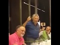 Carlos Núñez Cortés contando un chiste