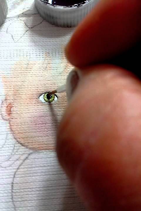 Como pintar olhos de bebês em fralda