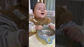 It was my baby s first time eating durian on his own. He was having a great time. The baby