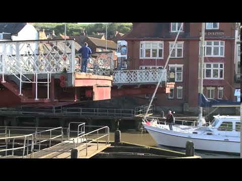 Vídeo: Està Staithes a prop de Whitby?