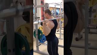 Правильная техника жима из-за головы: как не получить травму плеча? #sport #bodybuilding #спорт