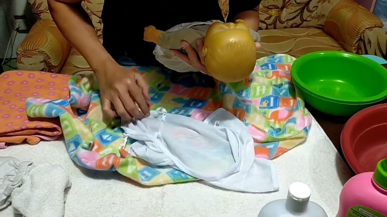 Topping and Tailing a newborn baby