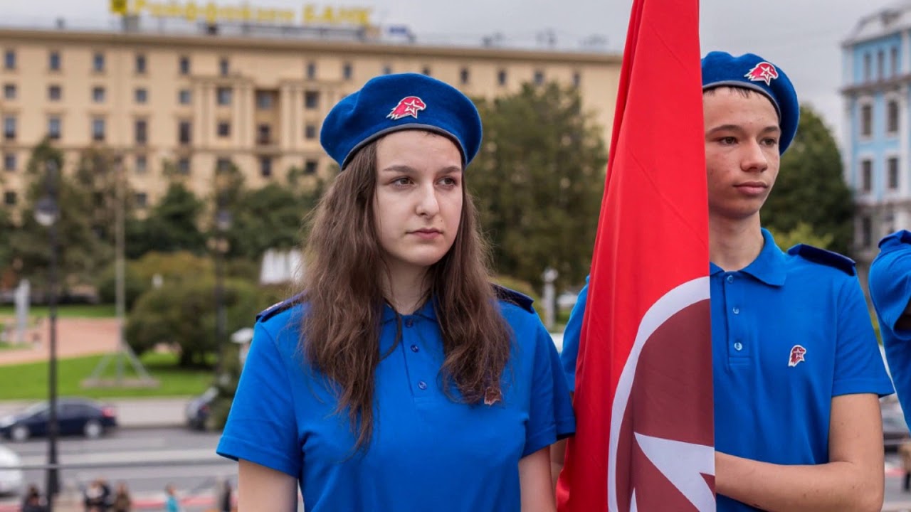 Служить России суждено тебе и мне (минус) - YouTube