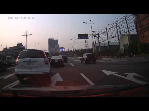 2014年03月汽車583?-YS號違規跨越雙白線