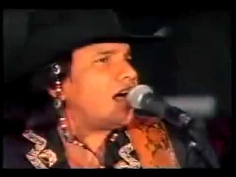 Putar Adoro (with Armando Manzanero) - Bronco