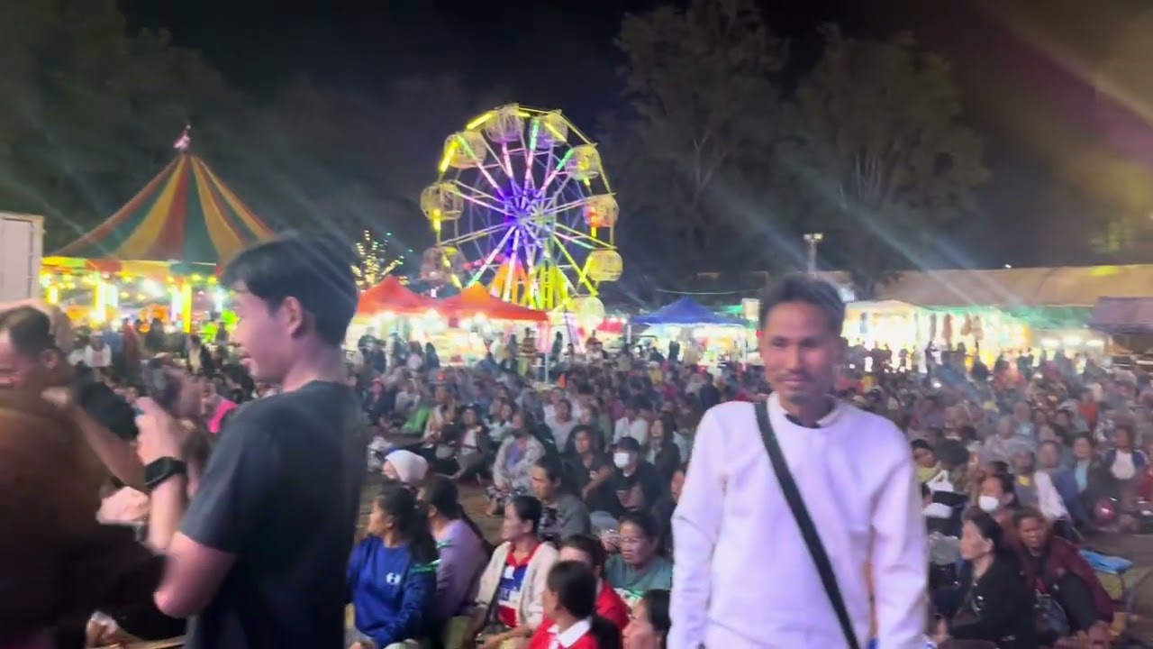 สอยจั๊กบาดก่อนน่ะ ￼￼￼￼@ ธิดาลาว ศรีวิไล ￼