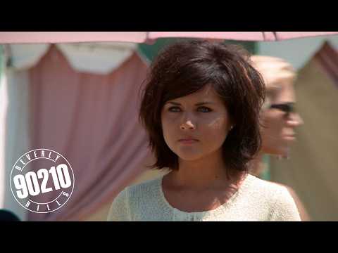 Val Sees Her New Beau with His Wife at the Beach Club!