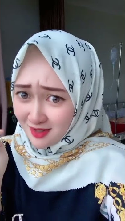 Tante jilbab cantik