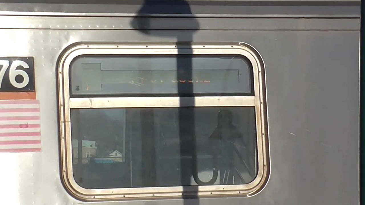 BMT Canarsie Line: Manhattan-bound R160A L Train@Broadway Junction