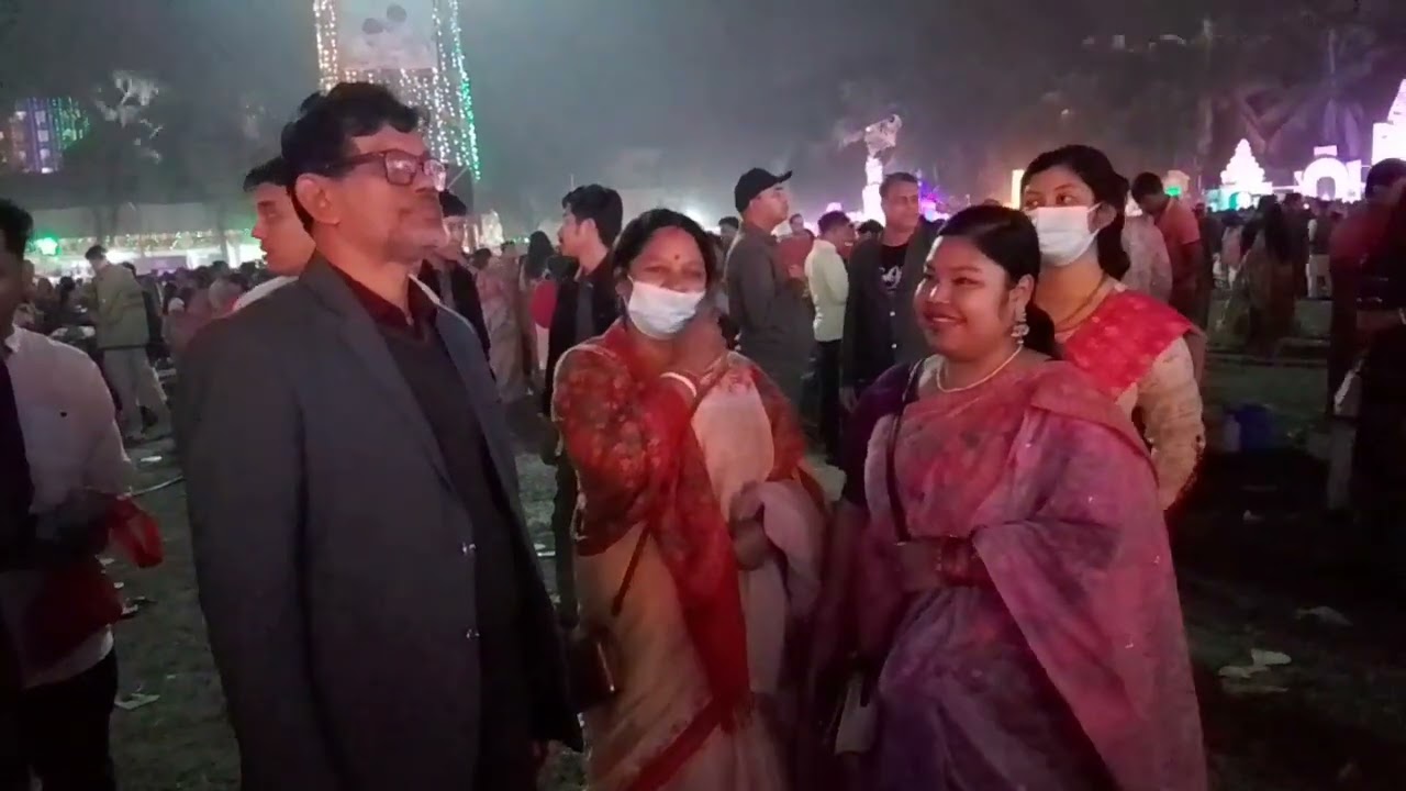 ঢাকা বিশ্ববিদ্যালয়ের সরস্বতী পূজায় শুধু মানুষ  না কুকুরও নিয়ে আসছে 