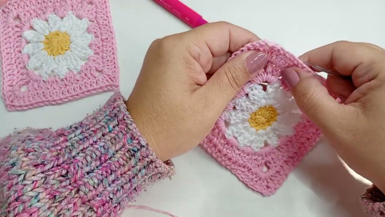 Quadrada de Flor em Crochê
