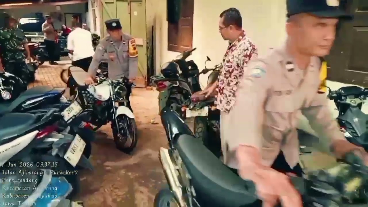 Polsek Ajibarang dan Forkompimcam Ajibarang melaksanakan pembinaan dan penertiban kendaraan bermotor