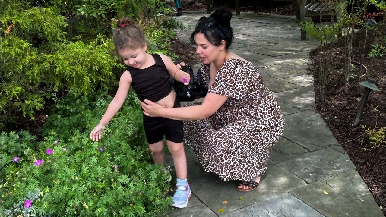 حان وقت الفطور لي عندها لولاد وماعندهاش لي يعاونها في هاذا رمضان الله المستعان 