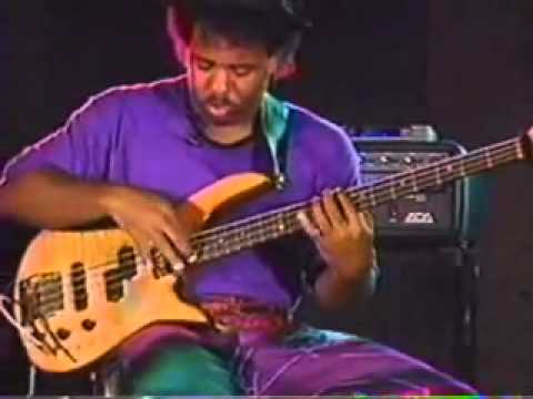 victor-wooten-bass-tapping-lesson