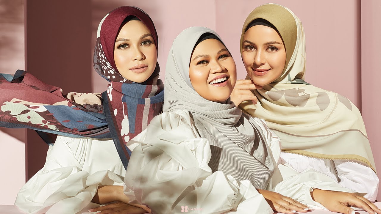 ANZALNA NASIR , JULIANA EVANS & SHERRY AL HADAD HIJABIS ...