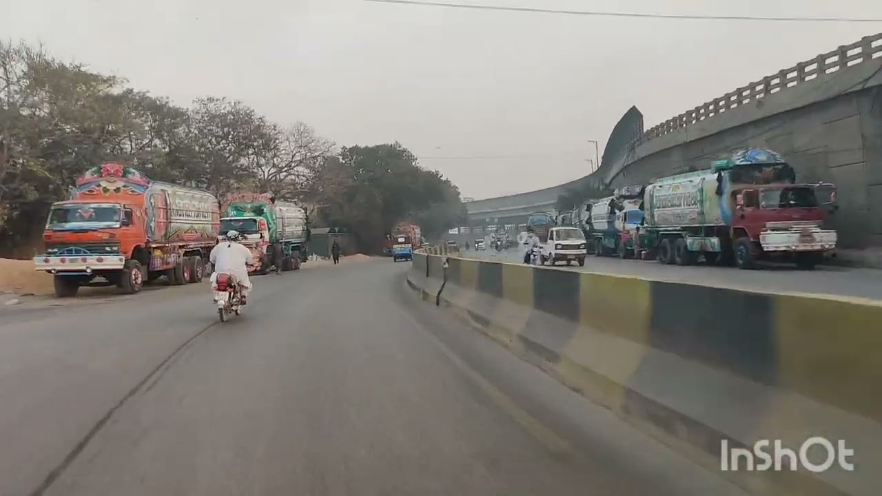 Mahajir come Karachi 👍