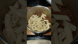 PASTA IN ELECTRIC KETTLE || ELECTRIC KETTLE RECIPE #shorts #youtubeshorts #fastfood #hostellife
