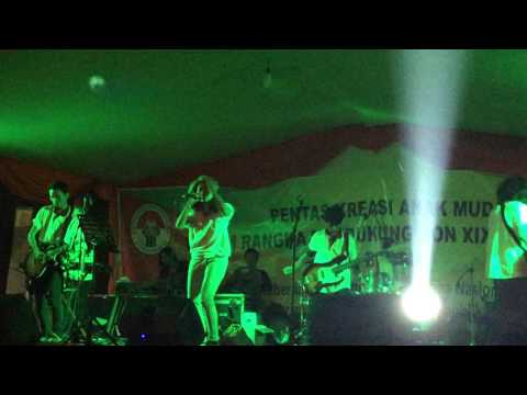 Paramore - Emergency (The Walk Cover)