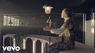 Watch Olafur Arnalds Back To The Sky feat Jfdr video
