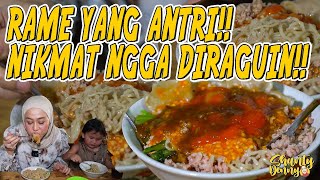 THERE'S A LOT OF QUEUES!! THE DELICIOUSNESS IS UNDOUBTED!! LOKI CHICKEN NOODLES!!