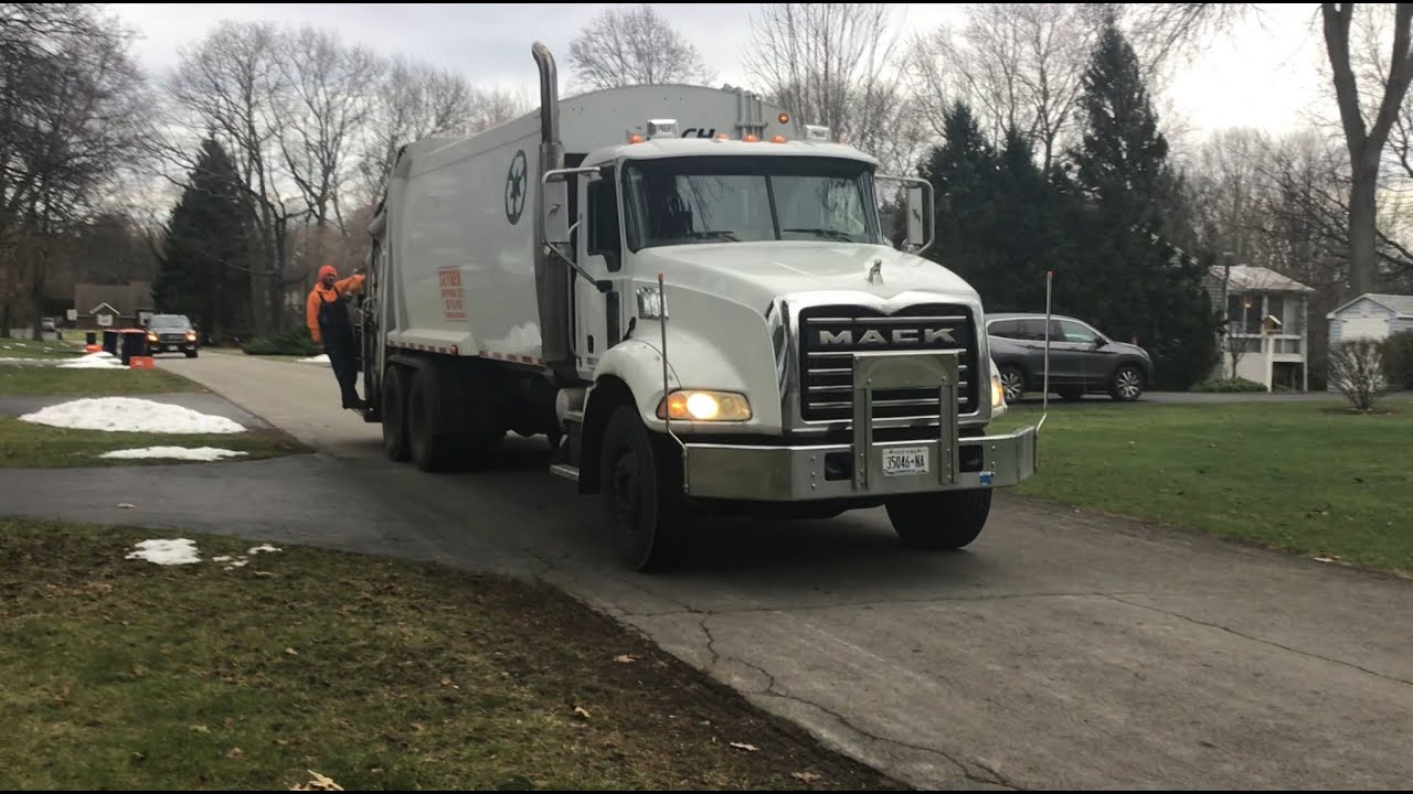 Seyrek Sealers and Maintenance Mack Leach Rear Loader Garbage Truck