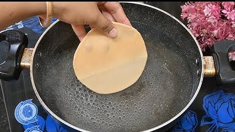 उबलते हुए पानी में आटे की पूरी डाल कर देखो, आपके बहुत पैसा खर्च होने से बच जायेंगे। Healthy Nashta