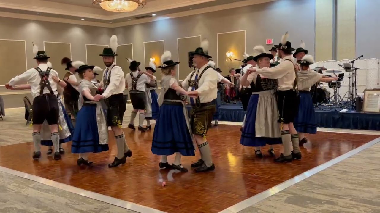 SGTEV Hirschjaeger performs Hirschjaegertanz
