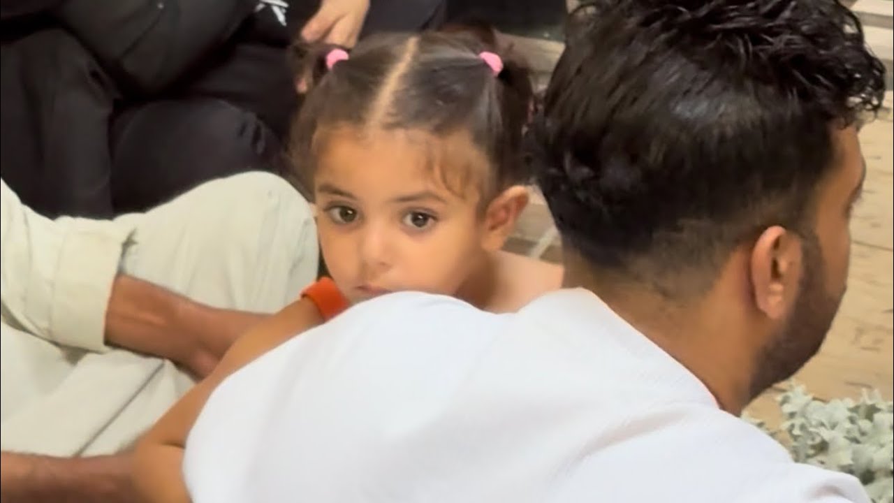 اخت ضاضا مش مصدقه وعايزاه معاها .. اسماعيل الليثي وزوجته في الزياره الاولي