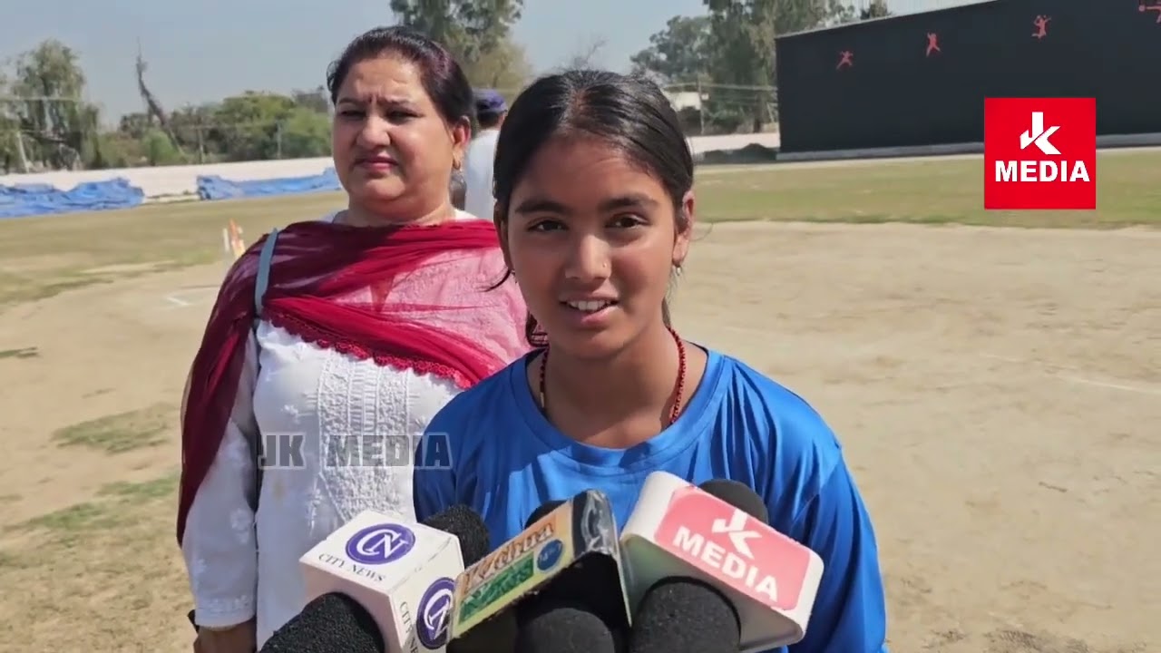 Сила женщин проявляется в спорте – соревнования на стадионе Катхуа.