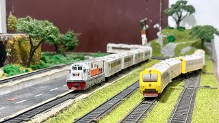 Drama merakit Diorama kereta api KAI Langsung mainkan CC201 & KA Prameks anjlok menabrak mobil balap