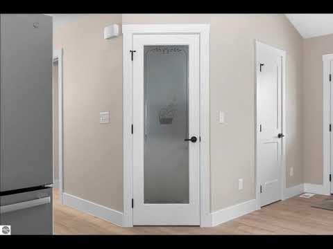 4736 Owl View Drive, Traverse City, MI home video tour