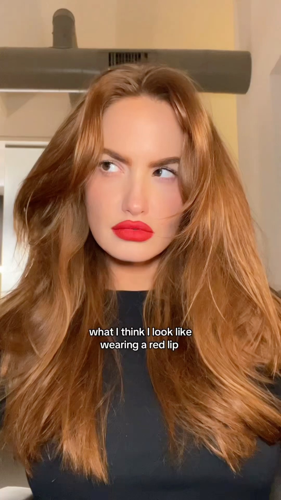 Red lips… smh ???