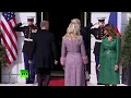 Трамп «забыл» жену на пороге Белого дома во время встречи с премьером Чехии